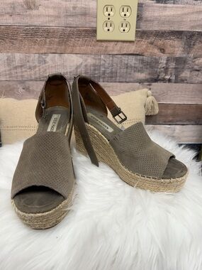 Steve Madden Taupe Suede Platform Wedges 8